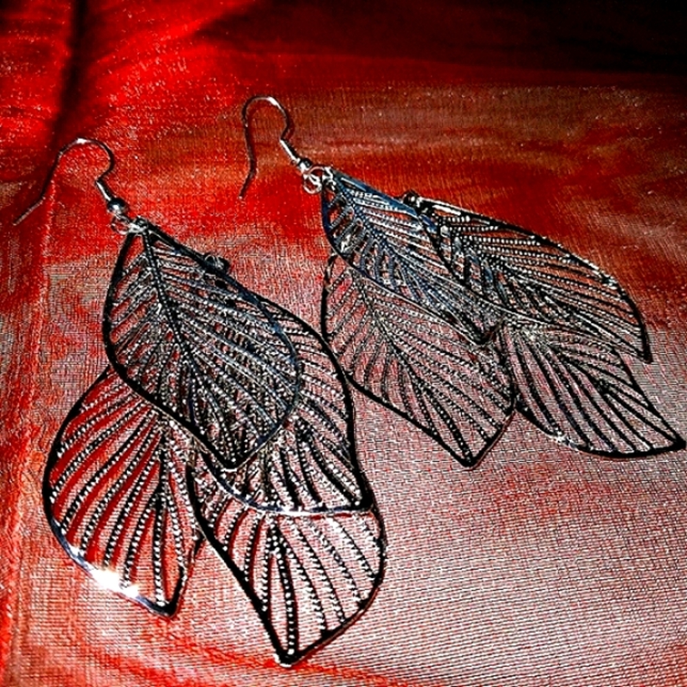 Leaf earrings
